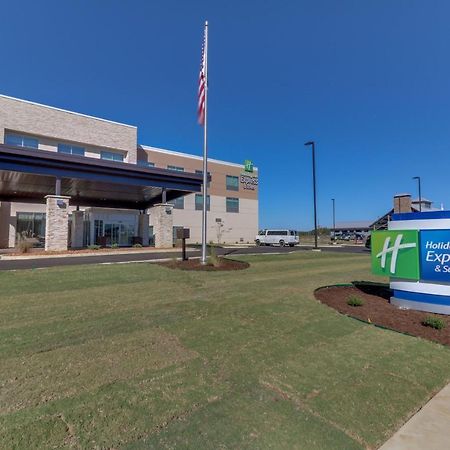 Holiday Inn Express & Suites - Union City By Ihg Buitenkant foto