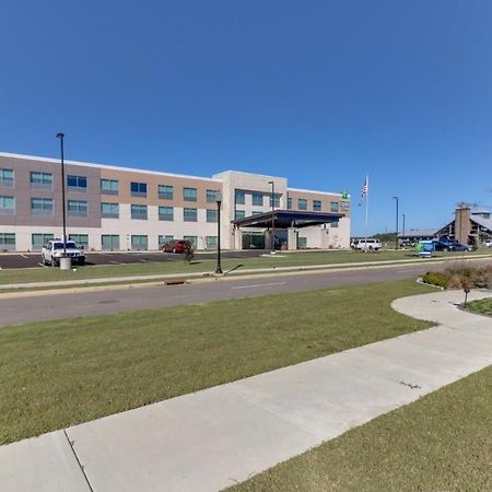 Holiday Inn Express & Suites - Union City By Ihg Buitenkant foto