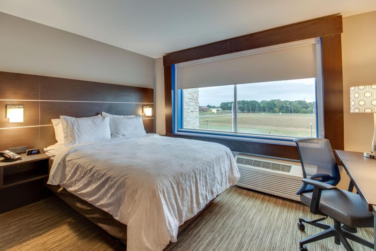 Holiday Inn Express & Suites - Union City By Ihg Buitenkant foto