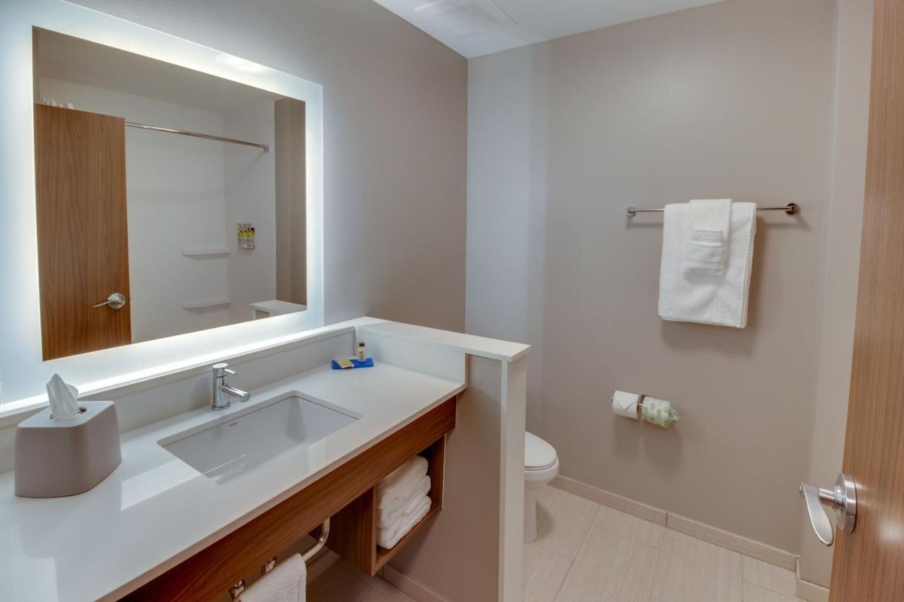 Holiday Inn Express & Suites - Union City By Ihg Buitenkant foto