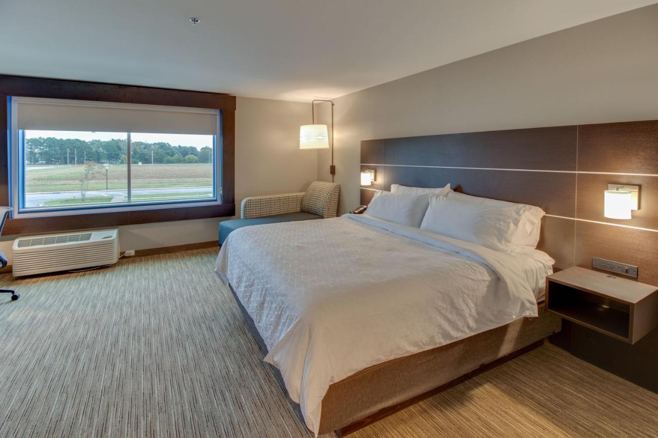 Holiday Inn Express & Suites - Union City By Ihg Buitenkant foto