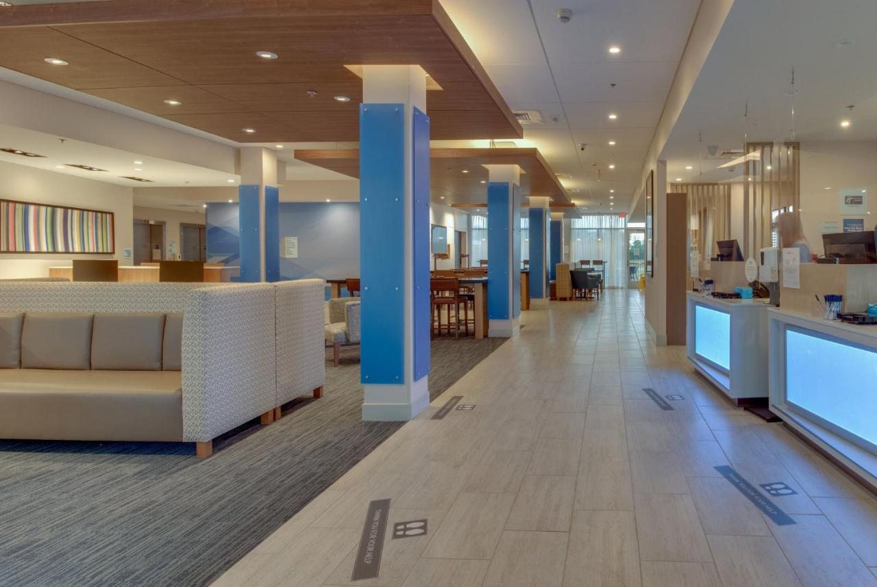 Holiday Inn Express & Suites - Union City By Ihg Buitenkant foto