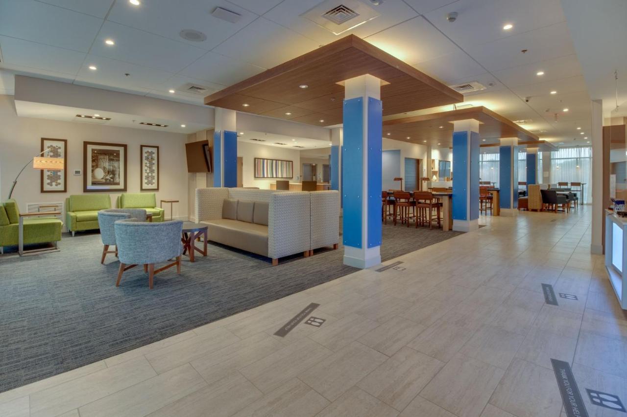 Holiday Inn Express & Suites - Union City By Ihg Buitenkant foto